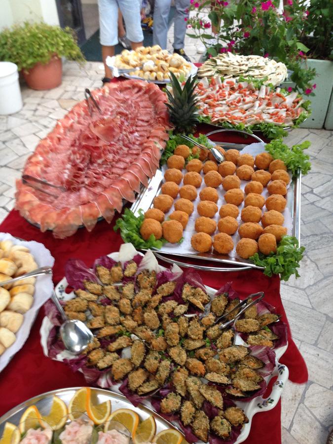 Adria 3*